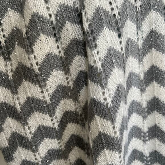Calvin Klein Gray White Herringbone Striped Knit Winter Scarf Sparkle Sequin - Picture 2 of 6